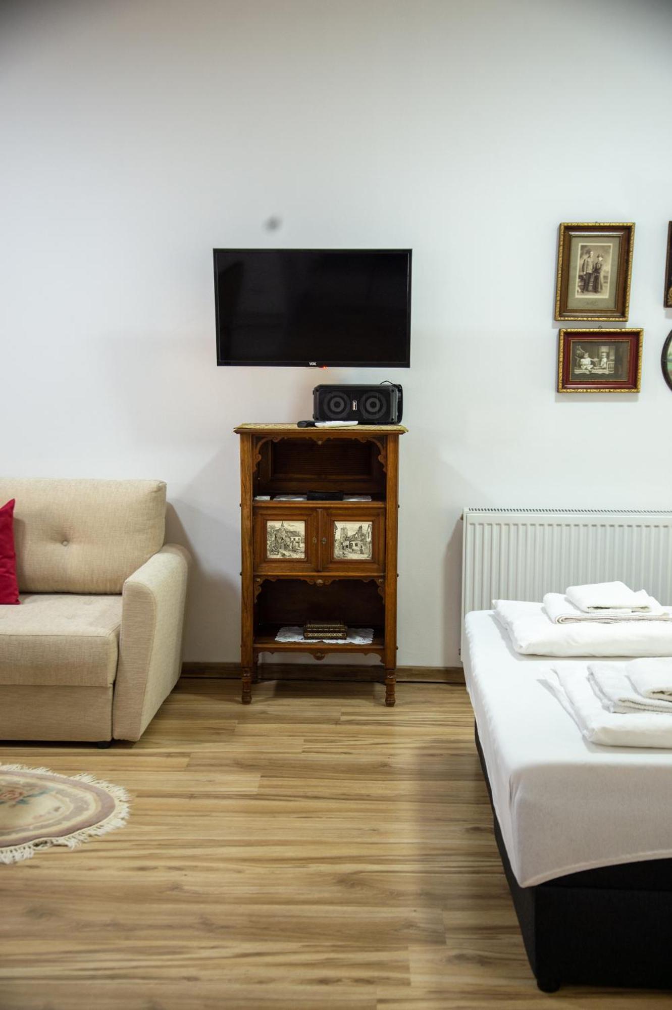 Apartman Centar 斯雷姆斯基卡尔洛夫奇 外观 照片