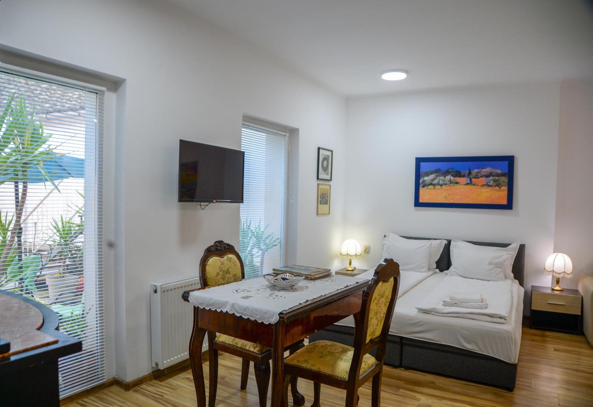 Apartman Centar 斯雷姆斯基卡尔洛夫奇 外观 照片