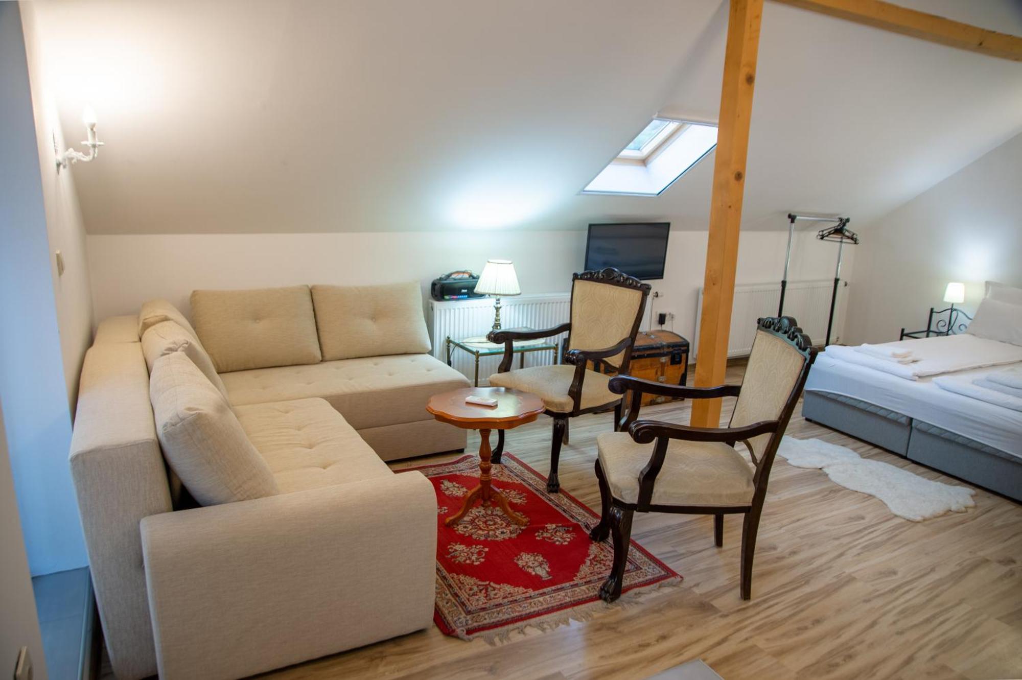 Apartman Centar 斯雷姆斯基卡尔洛夫奇 外观 照片